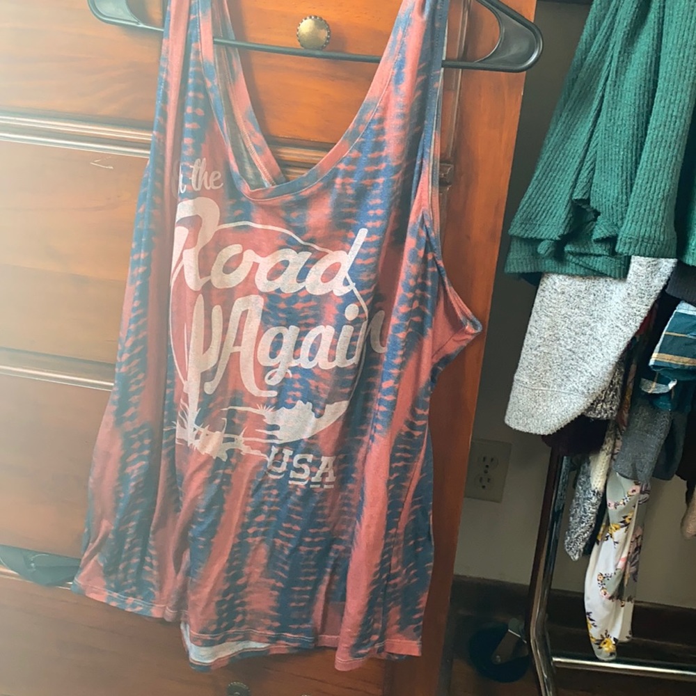 Maurice’s graphic tee “on the road again”